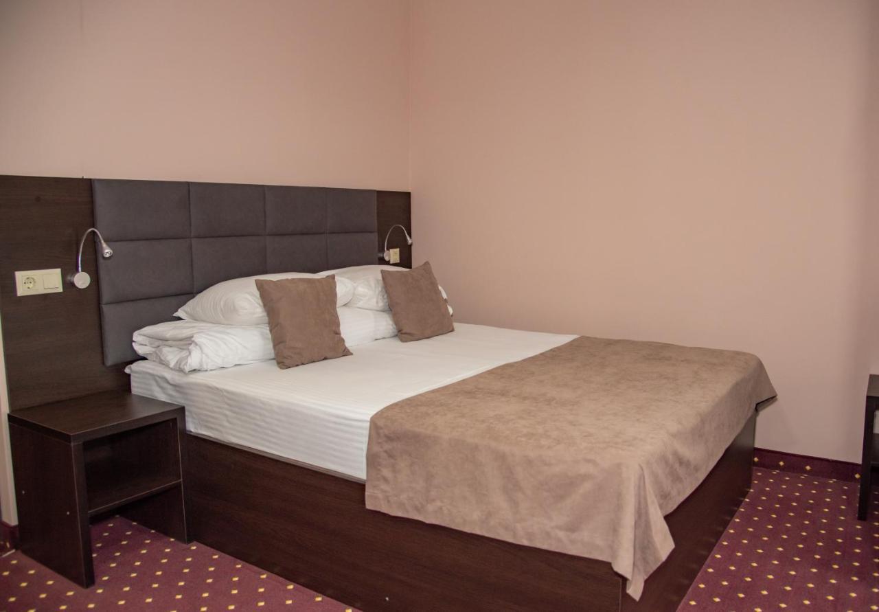 T&S Apart-Hotel Черновцы Экстерьер фото