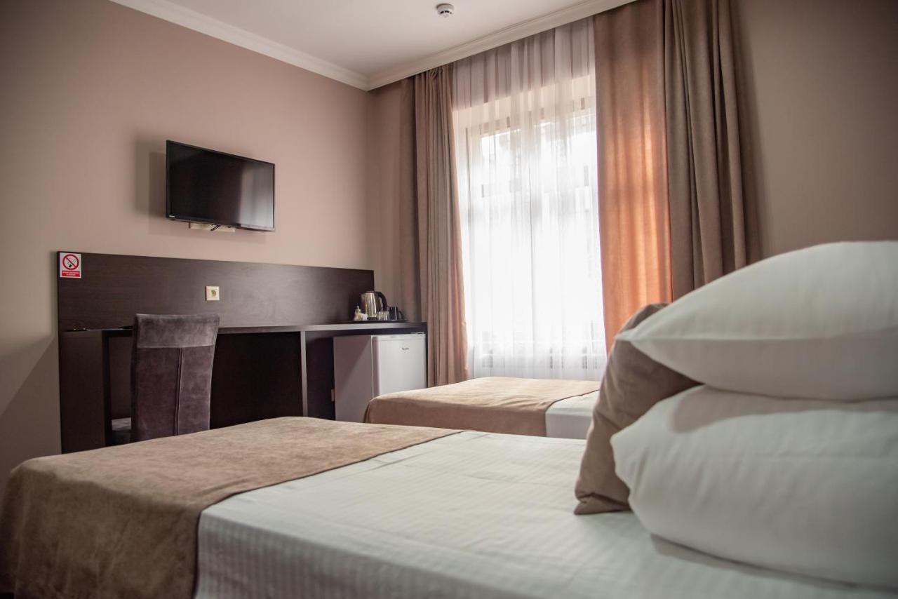 T&S Apart-Hotel Черновцы Экстерьер фото