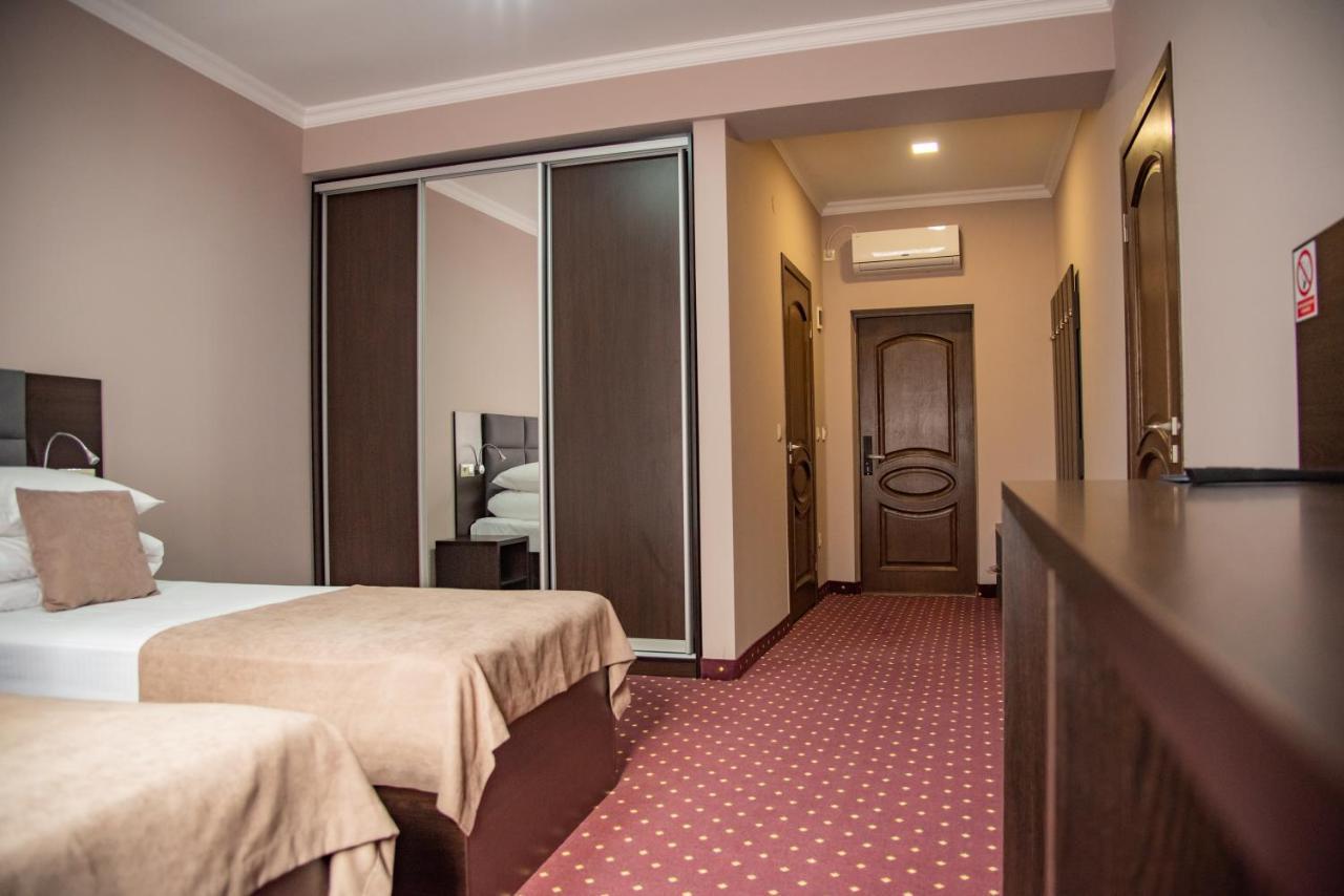 T&S Apart-Hotel Черновцы Экстерьер фото