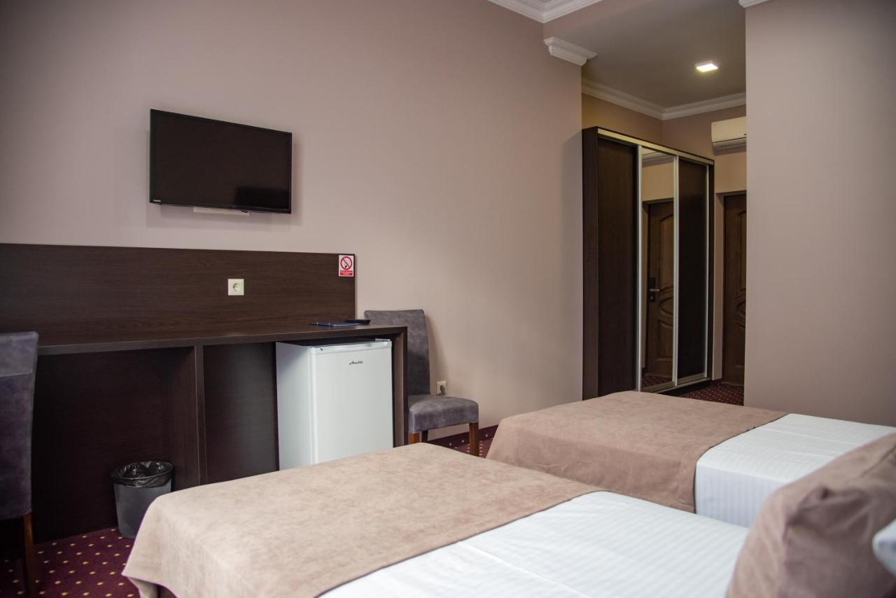 T&S Apart-Hotel Черновцы Экстерьер фото