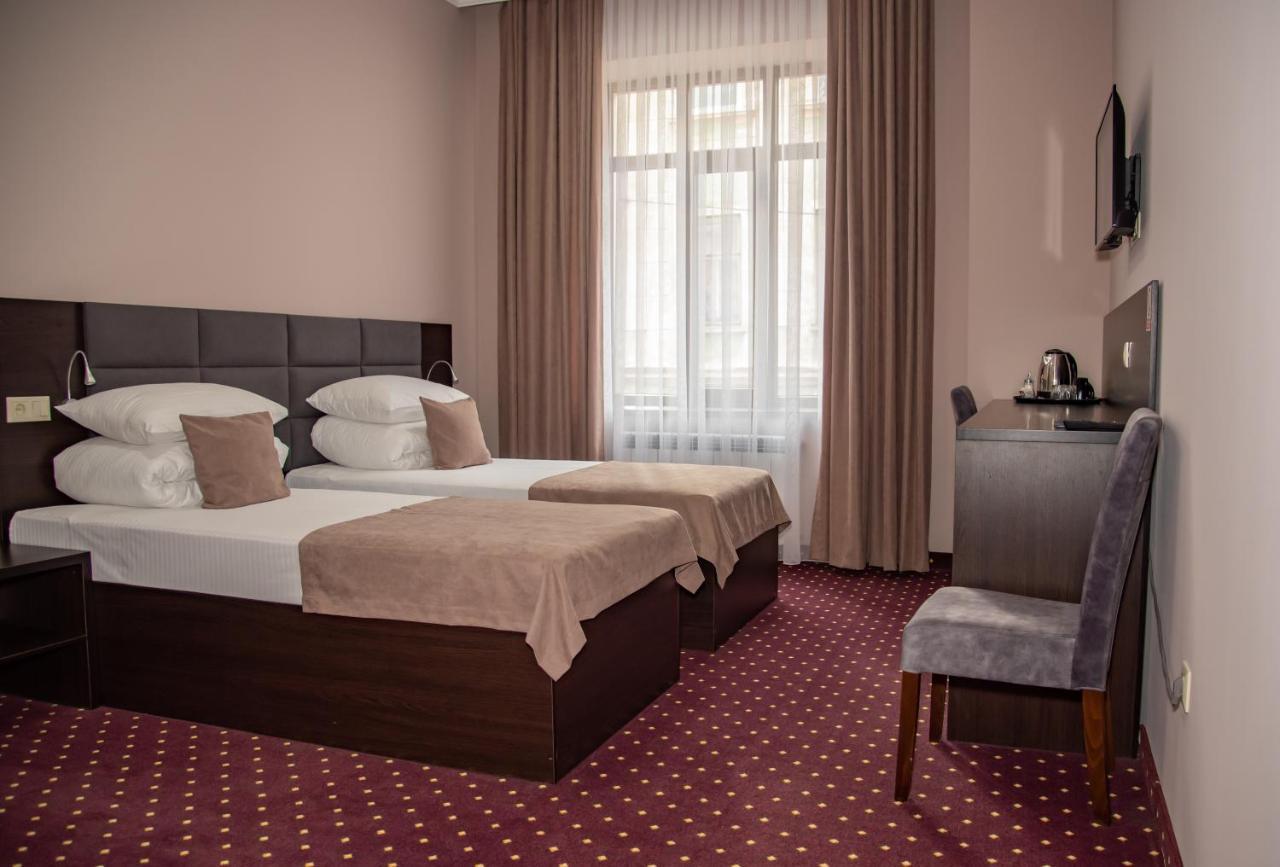 T&S Apart-Hotel Черновцы Экстерьер фото