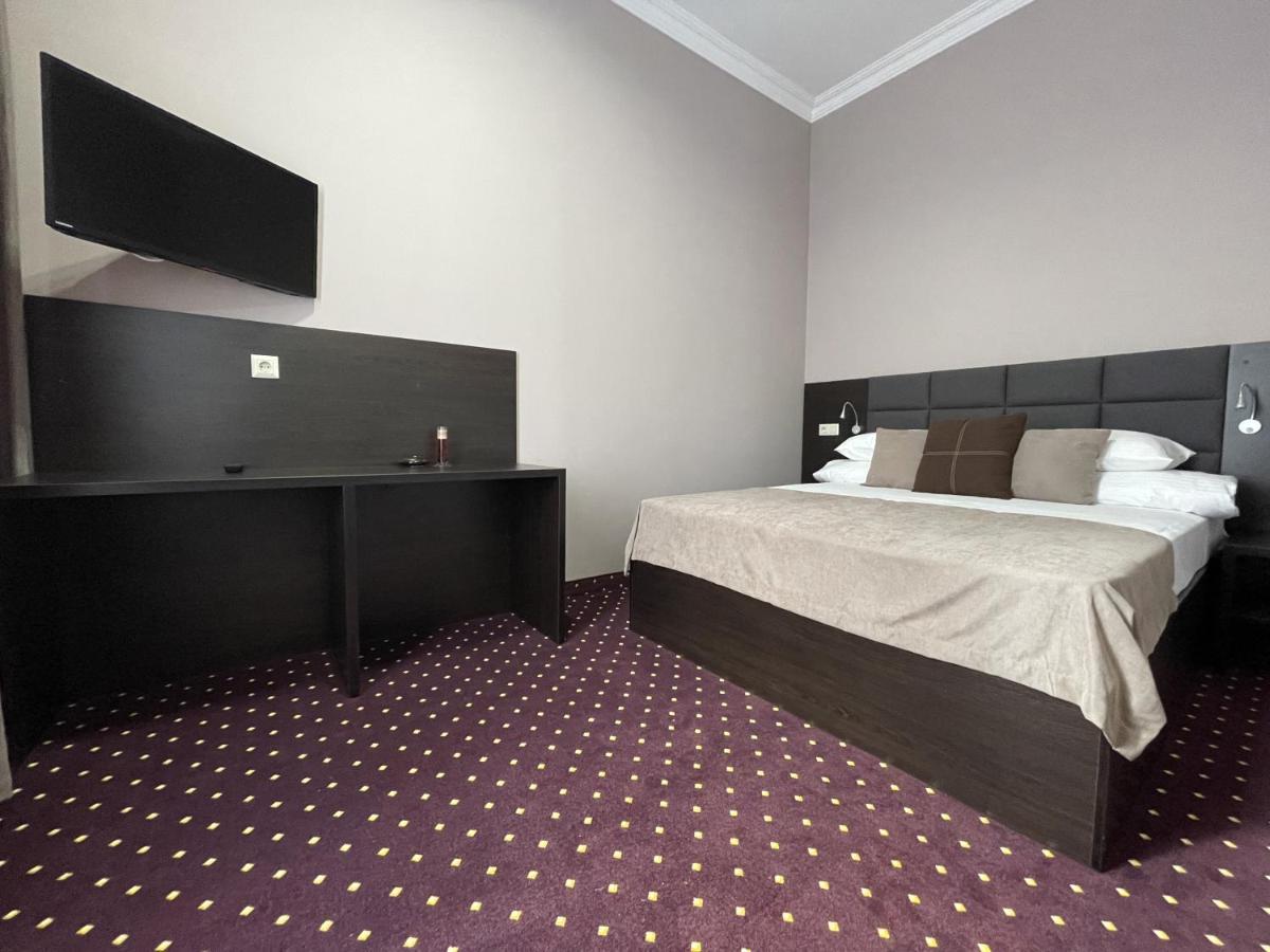 T&S Apart-Hotel Черновцы Экстерьер фото