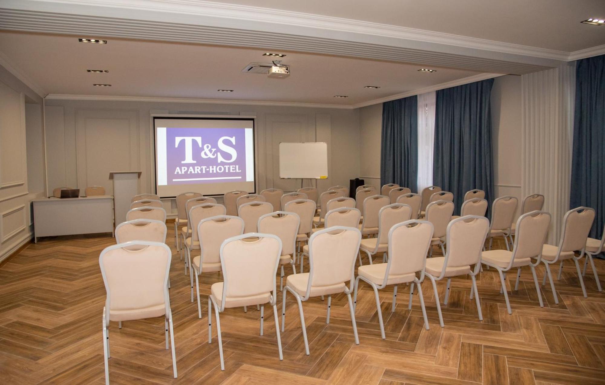T&S Apart-Hotel Черновцы Экстерьер фото