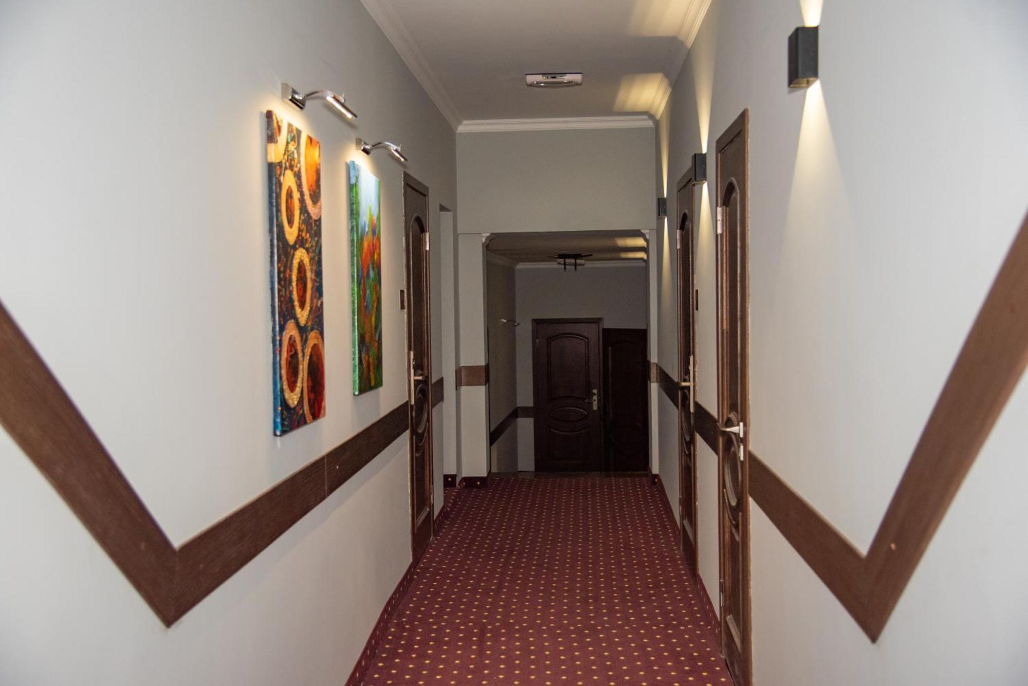 T&S Apart-Hotel Черновцы Экстерьер фото